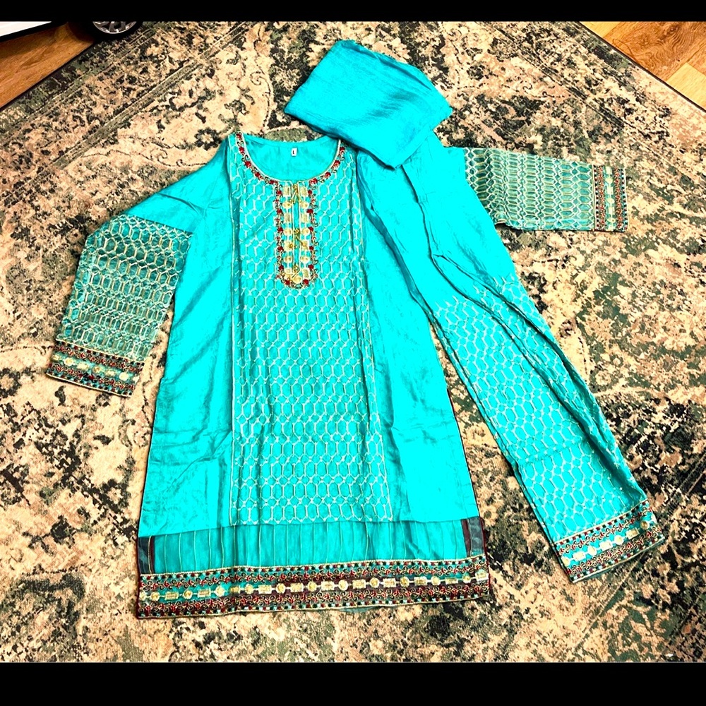 Pakistani suit